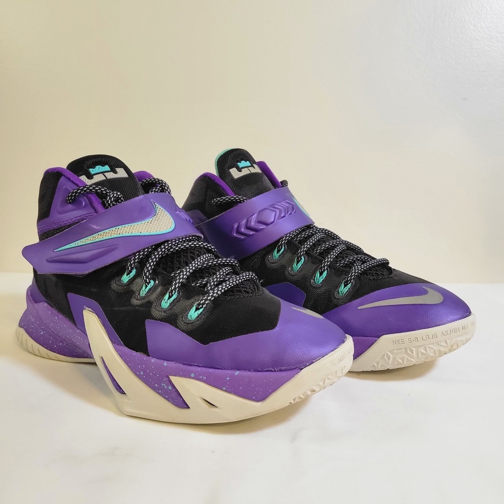Nike LeBron Soldier 8 GS Cave Purple Hyper Grape Black 653645-500 Boys Size 5.5Y
